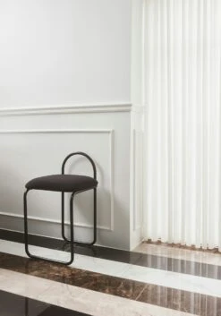 AYTM Angui Stuhl, Anthrazit -SitzEleganz Geschaft aytm angui chair anthracite boucle l37xw39xh68 4