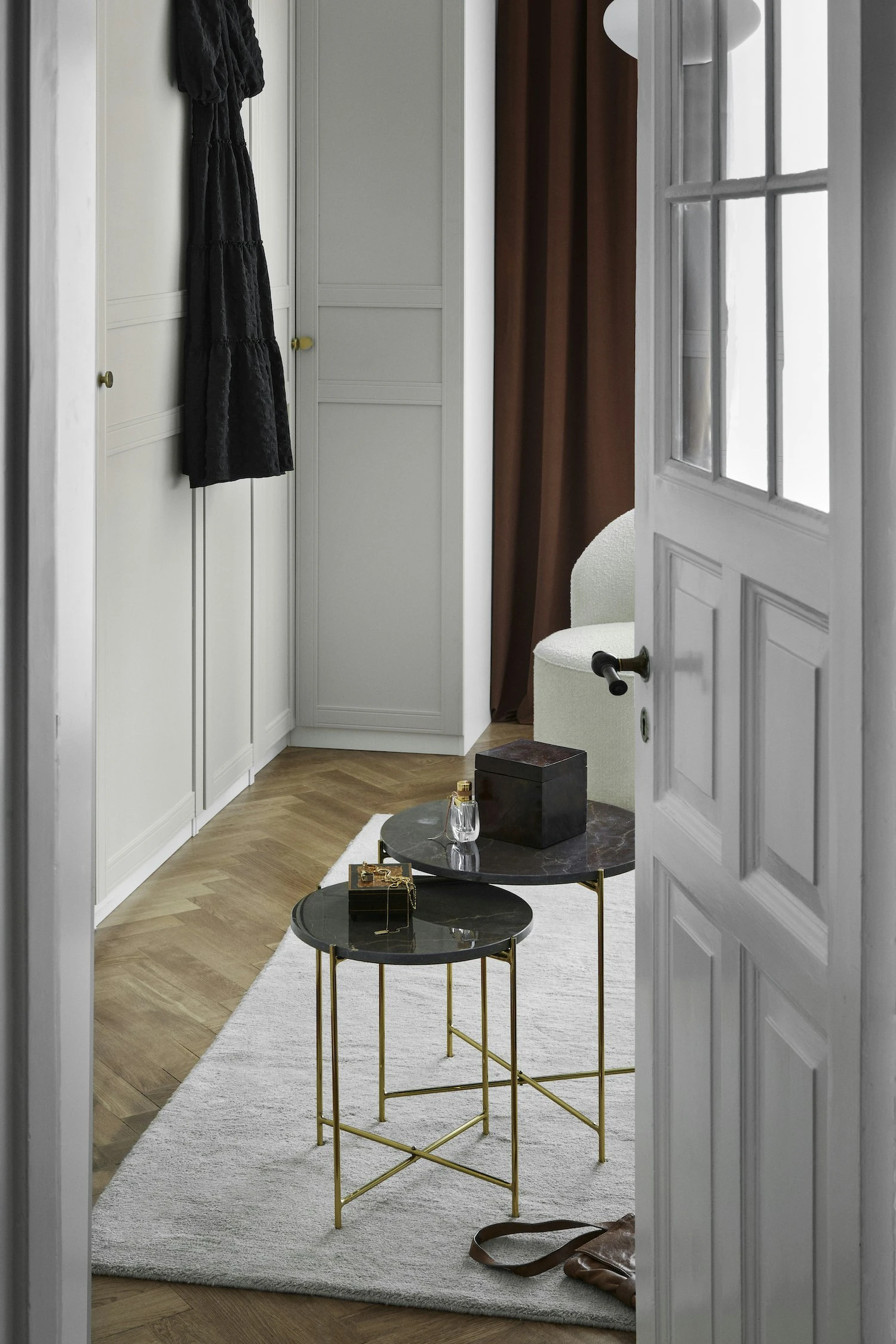 Cozy Living Freja Kaffeetische 2-er Set, Toffee / Messing 2 Cozy Living Freja Kaffeetische 2-er Set, Toffee / Messing – Bild 2