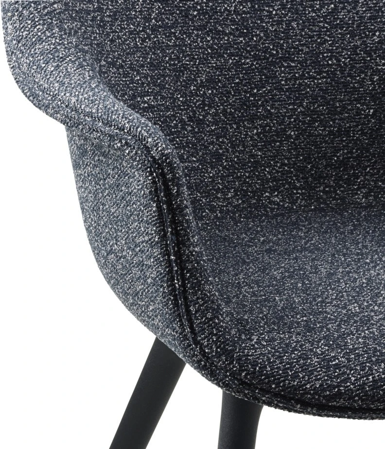 Gubi Bat Esszimmerstuhl Gepolstert / Kunststoffbasis, Around Bouclé 023 2 Gubi Bat Esszimmerstuhl Gepolstert / Kunststoffbasis, Around Bouclé 023 – Bild 2