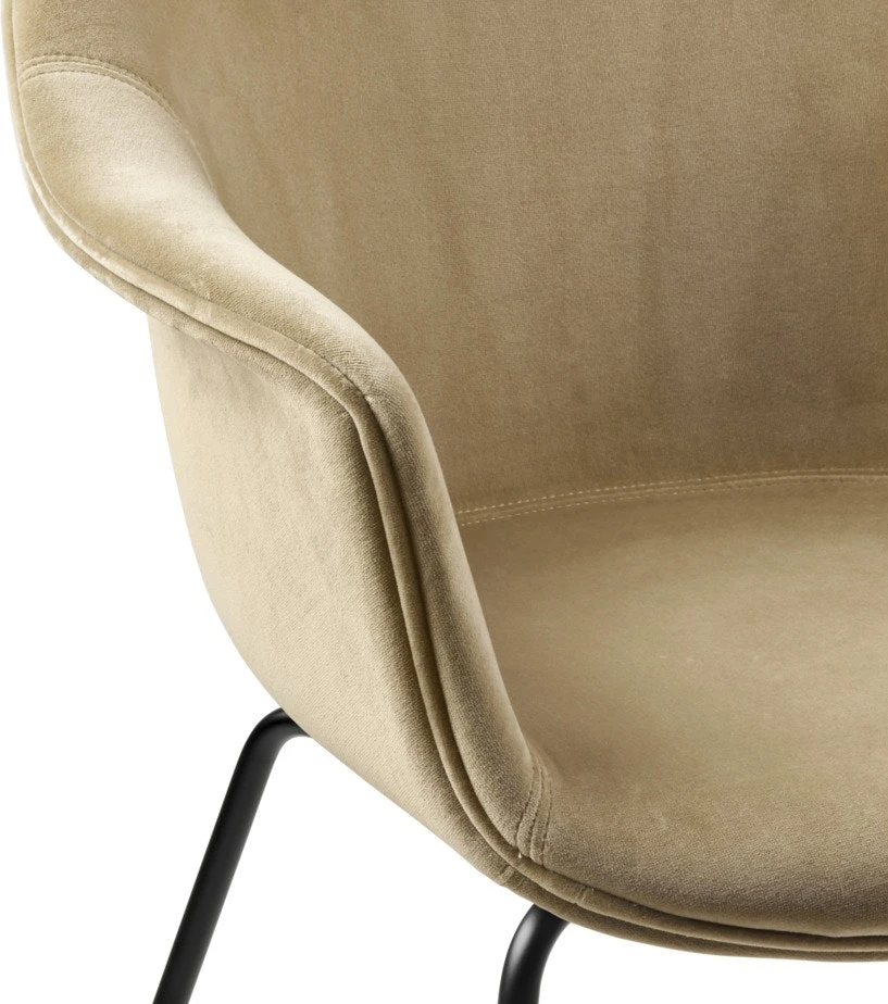 Gubi Bat Esszimmerstuhl Gepolstert / Kegelförmige Basis, Graugrün 2 Gubi Bat Esszimmerstuhl Gepolstert / Kegelförmige Basis, Graugrün – Bild 2