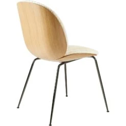 Gubi Beetle 3D Veneer Stuhl Eiche/Chrom, Karakorum 001 5 Gubi Beetle 3D Veneer Stuhl Eiche/Chrom, Karakorum 001 -SitzEleganz Geschaft gubi beetle dining chair blkchrome karakorum 001 2