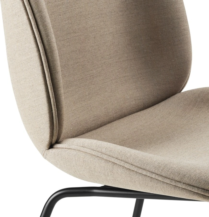 Gubi Beetle Stuhl Gepolstert / Kegelförmige Basis, Remix 3 233 4 Gubi Beetle Stuhl Gepolstert / Kegelförmige Basis, Remix 3 233 – Bild 4