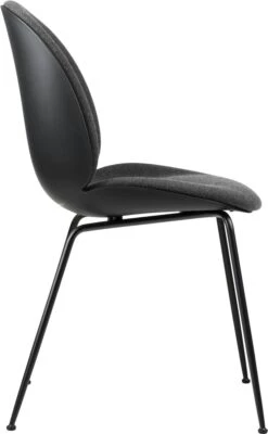Gubi Beetle Stuhl Gepolstert Vorderseite / Kegelförmige Basis, Hallingdal 65 173 6 Gubi Beetle Stuhl Gepolstert Vorderseite / Kegelförmige Basis, Hallingdal 65 173 -SitzEleganz Geschaft gubi beetle dining chair front matt black 6