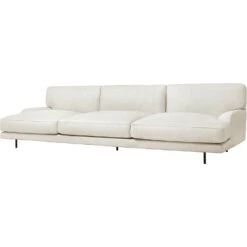 Gubi Flaneur Sofa LC 3-Sitzer, Beine Schwarz / Hot Madison 419 Off White