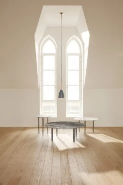 Gubi IOI Kaffeetisch Chrom / Messing / Weiß Marmor, Ø100 Cm -SitzEleganz Geschaft gubi ioi kaffeetisch chrom messing wei marmor 3