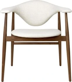Gubi Masculo Esszimmerstuhl, Geöltes Walnussholz / Plain 0026 7 Gubi Masculo Esszimmerstuhl, Geöltes Walnussholz / Plain 0026 -SitzEleganz Geschaft gubi masculo dining chair wood base 10
