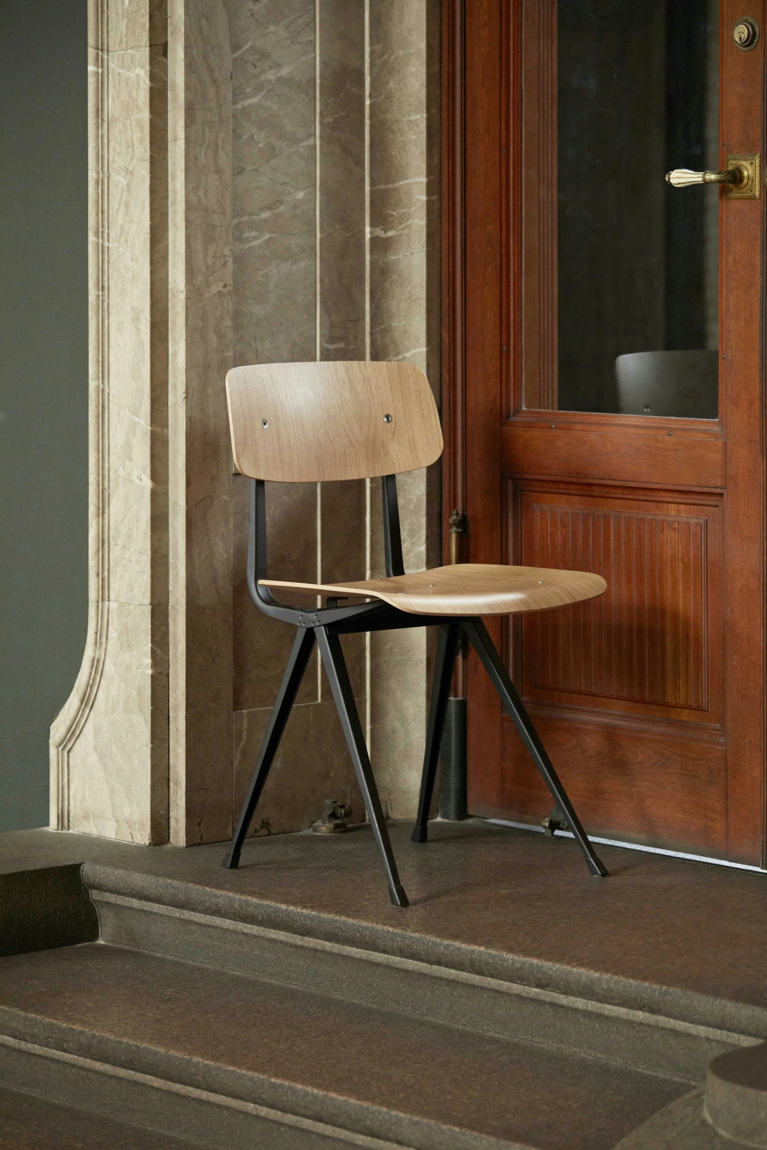 Hay Result Stuhl, Schwarz / Eiche, Wasserbasierter Lack 3 Hay Result Stuhl, Schwarz / Eiche, Wasserbasierter Lack – Bild 3