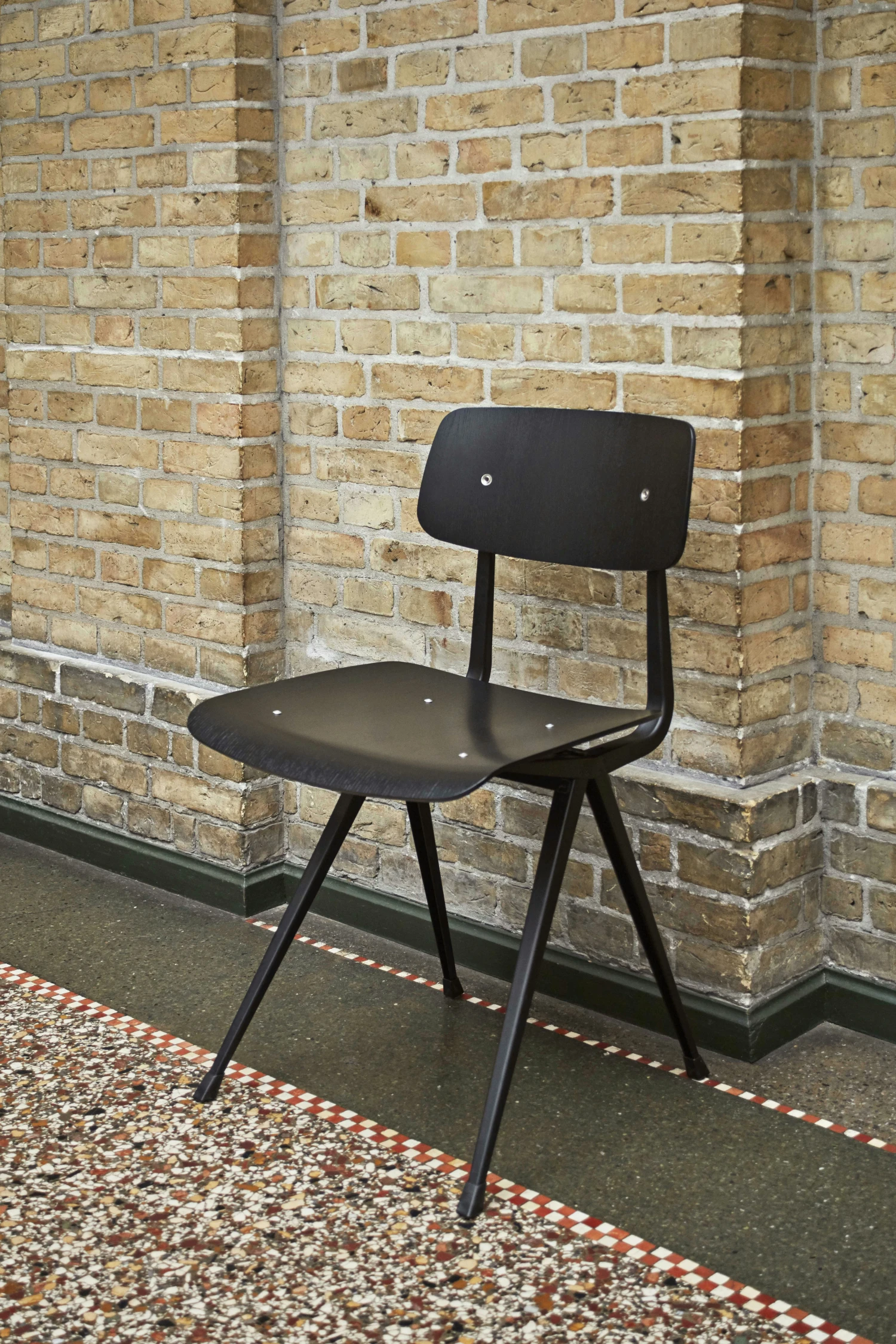 Hay Result Stuhl, Schwarz / Schwarze Eiche, Wasserbasierter Lack 3 Hay Result Stuhl, Schwarz / Schwarze Eiche, Wasserbasierter Lack – Bild 3