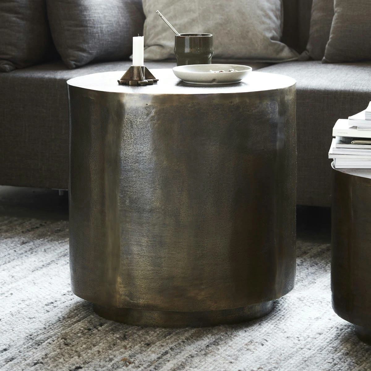 House Doctor Rota Kaffeetisch Altmessingfarben 50x50 Cm 3 House Doctor Rota Kaffeetisch Altmessingfarben 50x50 Cm – Bild 3