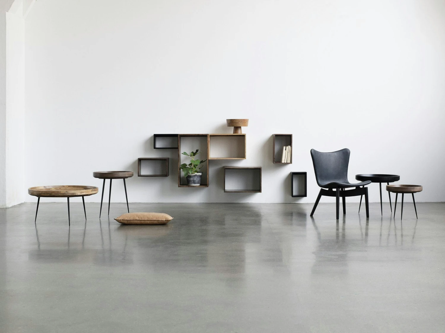 Mater Bowl Kaffeetisch Schwarz Gefärbt Mangoholz, 46 Cm 2 Mater Bowl Kaffeetisch Schwarz Gefärbt Mangoholz, 46 Cm – Bild 2