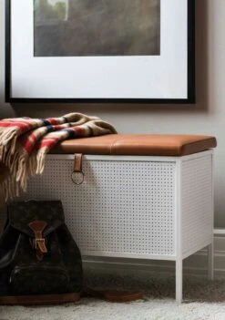 Maze Frank Aufbewahrungsbank, Weiß/Cognac 10 Maze Frank Aufbewahrungsbank, Weiß/Cognac -SitzEleganz Geschaft maze frank aufbewahrungsbank 2