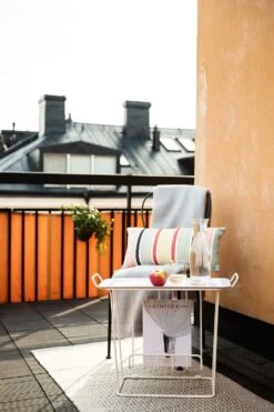 Maze Minnie Mae Tisch Mit Zeitschriftenständer, Weiß 6 Maze Minnie Mae Tisch Mit Zeitschriftenständer, Weiß -SitzEleganz Geschaft maze minnie mae tisch mit zeitschriftenstander 6