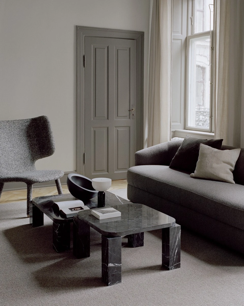 New Works Atlas Kaffeetisch 820x820 Mm, Costa Black 2 New Works Atlas Kaffeetisch 820x820 Mm, Costa Black – Bild 2