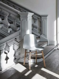 Normann Copenhagen Form Stuhl, Grau/Eiche 7 Normann Copenhagen Form Stuhl, Grau/Eiche -SitzEleganz Geschaft normann copenhagen form stuhl weiss eiche 2 1