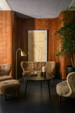 &Tradition Little Petra Sofa Vb2, In Geöltem Walnussholz / Schafleder Sahara 6 &Tradition Little Petra Sofa Vb2, In Geöltem Walnussholz / Schafleder Sahara -SitzEleganz Geschaft tradition little petra sofa vb2 in geoltem walnussholz 7