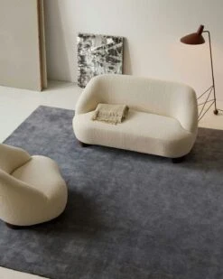 &Tradition Margas LC3 Sofa 2-Sitzer, Walnussfarben/Karakorum 001 8 &Tradition Margas LC3 Sofa 2-Sitzer, Walnussfarben/Karakorum 001 -SitzEleganz Geschaft tradition margas lc3 sofa 2 sitzer 9